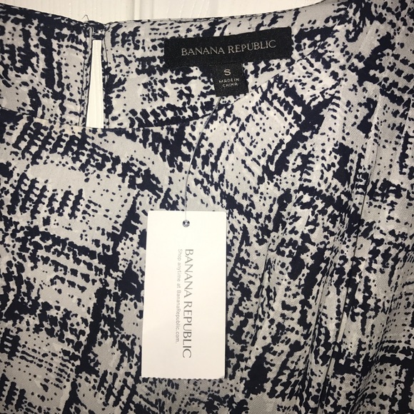 Banana Republic Long Sleeve Dress NWT - Picture 2 of 3